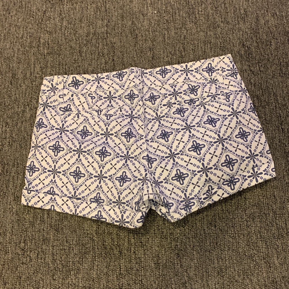 Patterned Shorts - Picture 2 of 3